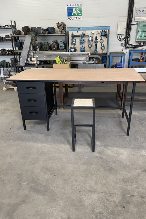 Bureau et tabouret création
